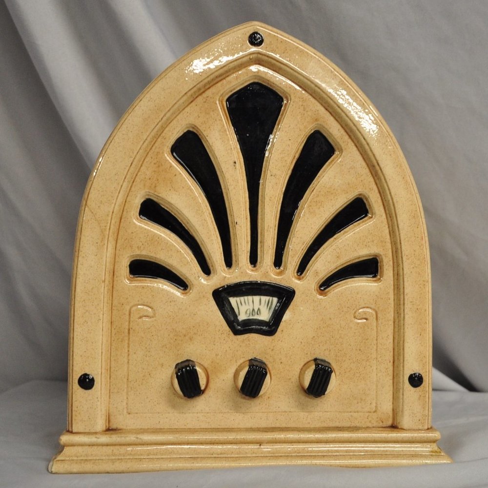 1977 Duncan Enterprises vintage Victrola radio ceramic planter (503w)